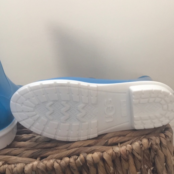 UGGS Brand New! Rain Boots - Picture 8 of 8